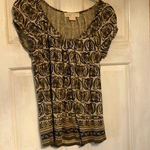 Short sleeve designer top